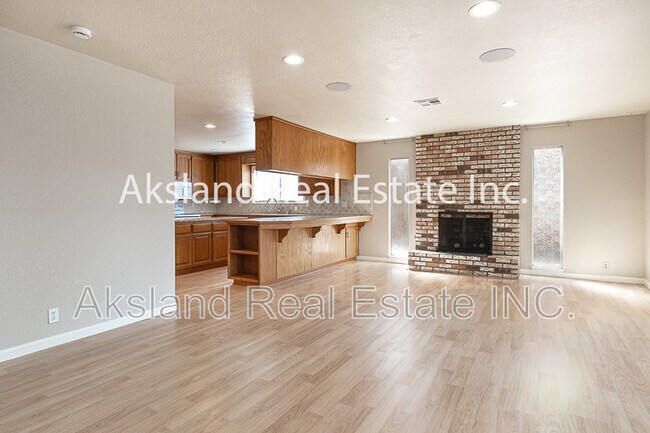 697 Garden Gate Dr