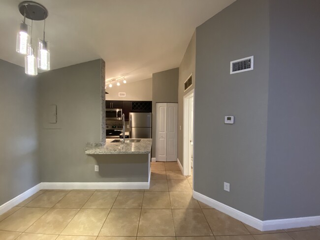 Building Photo - 2803 N Oakland Forest Dr Rental