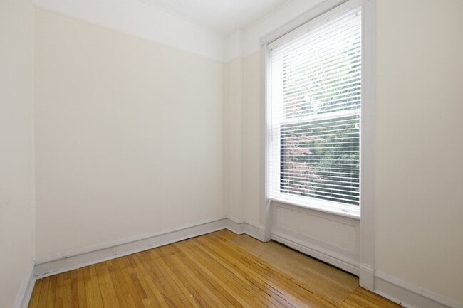Photo - 2522 N Burling St Unit 3