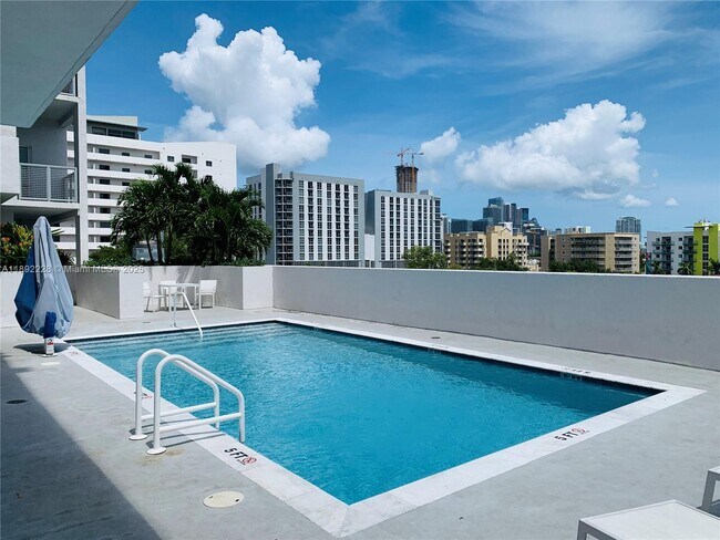 Photo - 39 NW 7th Ave Unidad 403
