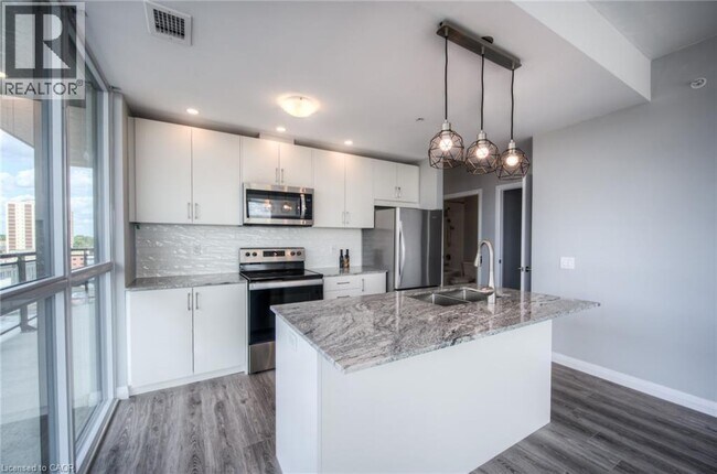 Photo - 60 Charles St W Unit 808