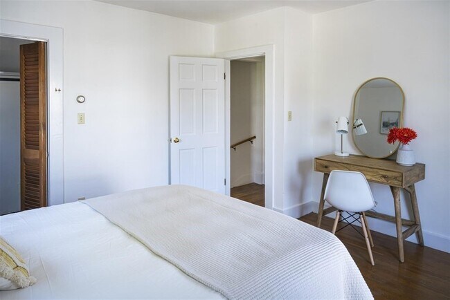 Photo - 128 Holworthy St Unit 1