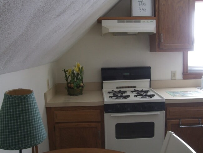 Photo - 34 Moore Ave Unit 2