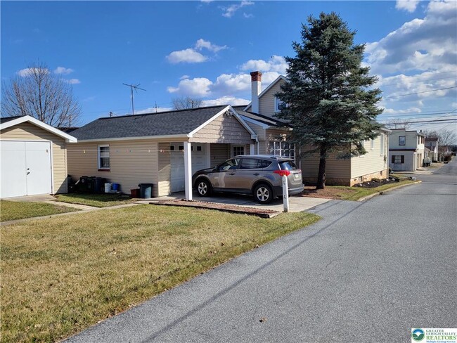 Photo - 712 Chestnut St