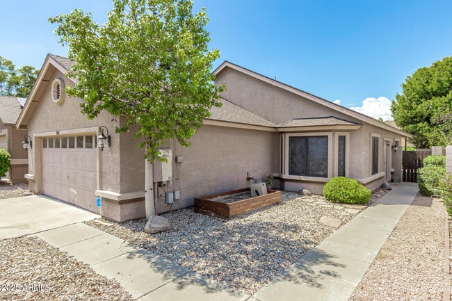 Building Photo - 1518 E Rockwood Dr Rental