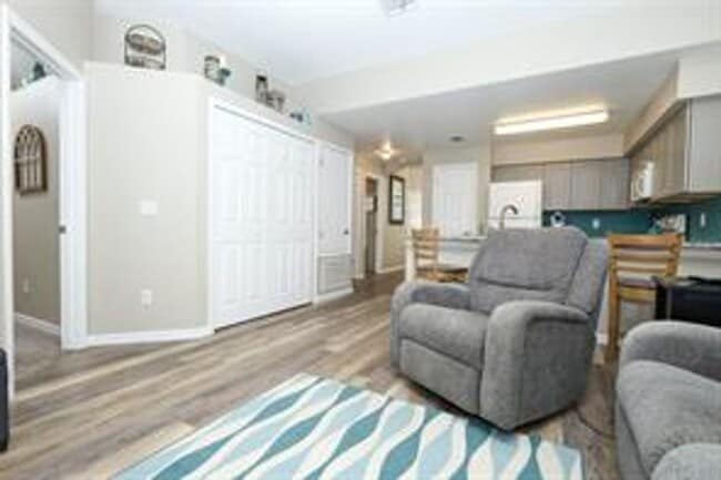 Photo - 694 Seabrook Ct