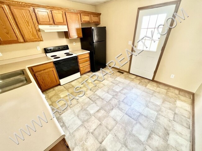 Photo - Spacious Gardner Duplex-Available in NOVEM...