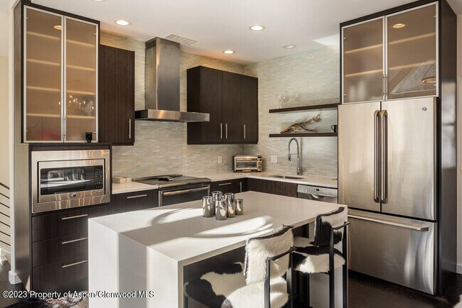 Photo - 222 W Hopkins Ave