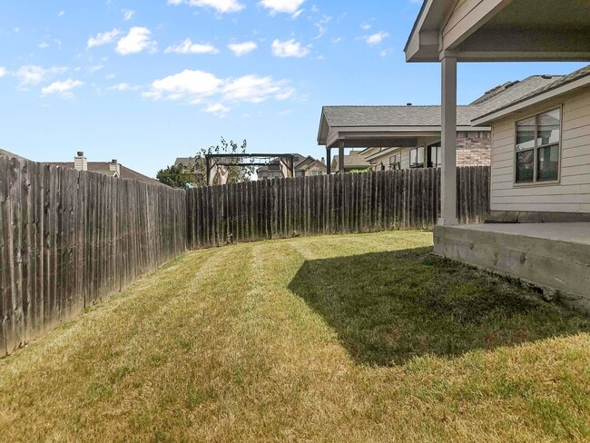 Photo - Spacious 1 Story Home!