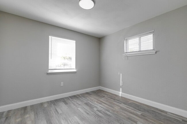 Photo - 1911 Whitcomb St Unit 8