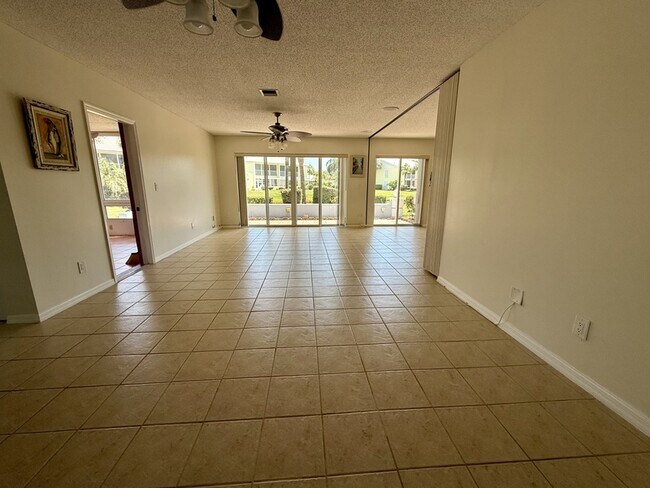 437 Wexford Cir