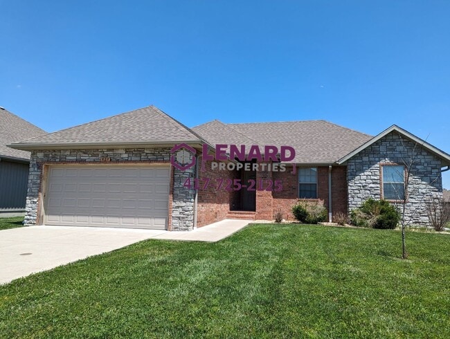 Building Photo - Beautiful 3 Bedroom House!
