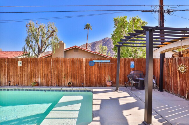 53390 Avenida Navarro