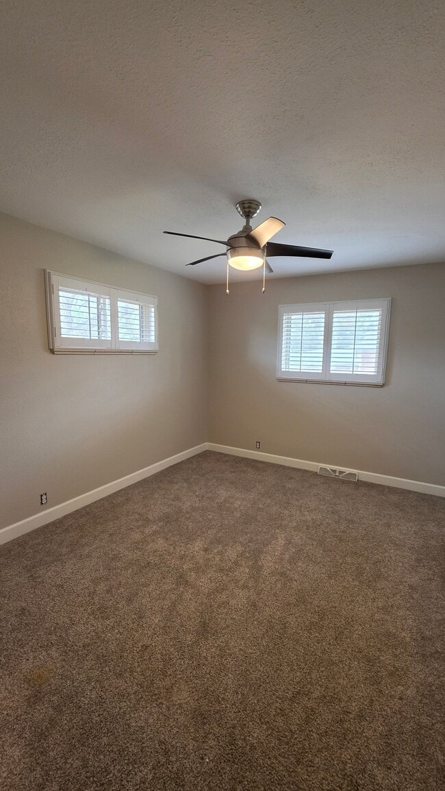 Photo - 793 W Longview Ave