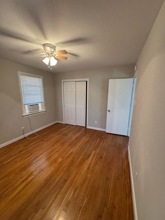 Photo - Charming 3 bedroom home in West End Manor ...