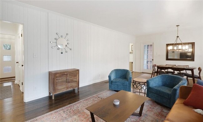 Photo - 961 E Rock Springs Rd NE