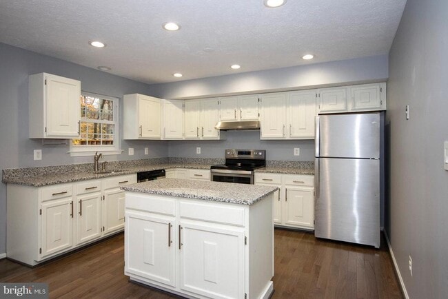 Photo - 9432 Loch Leven Ct