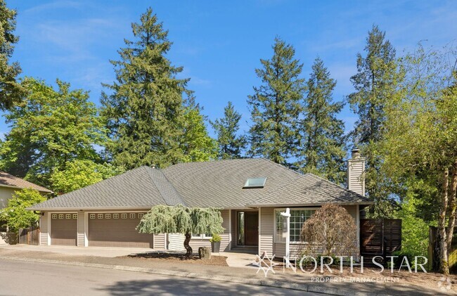 Building Photo - Stunning Lake Oswego Home with Space for E...