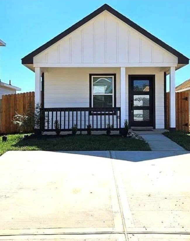 Building Photo - 16478 Valerie Marie Pl Rental