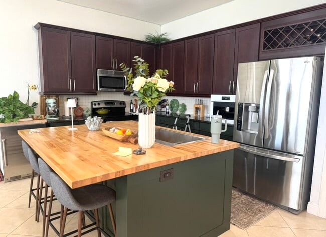 Photo - 21670 Red Latan Way