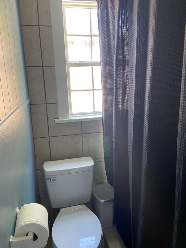 Photo - 717 Baker St