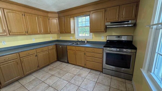 Photo - 15 Cloverdale St