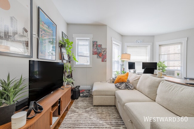 Photo - 1662.5 W Farwell Ave Unit 3N