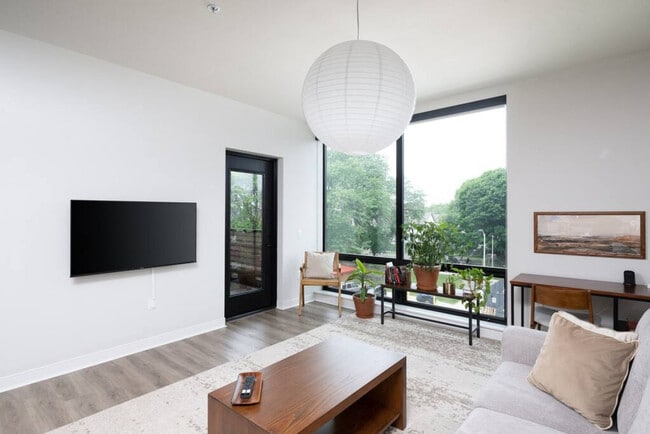 Photo - 1632 N Franklin Pl Unit ID1379005P