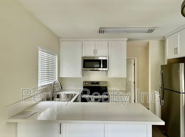 5543 Adobe Falls Rd Unidad 16