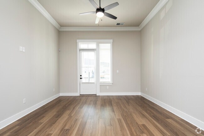 1BR, 1BA - 885SF Living Room