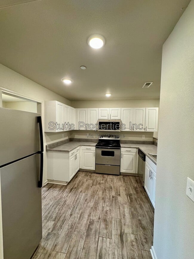 Photo - 201 Spindle Ct Unit 202