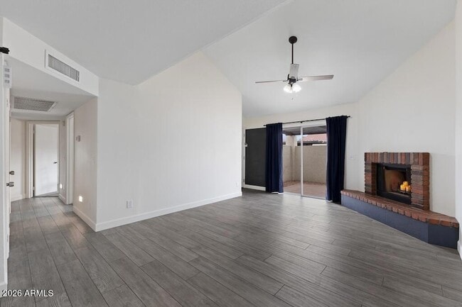 Photo - 2118 E Center Ln
