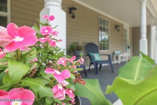 Photo - 912 Maple St