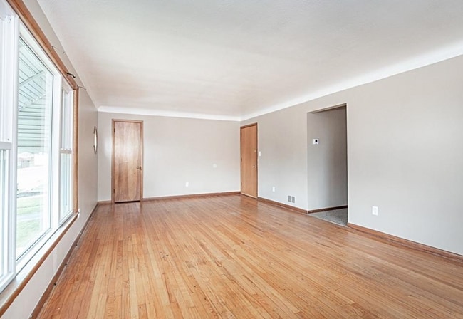 Photo - 4633 Warner Rd Unit 4633 Warner Rd  2