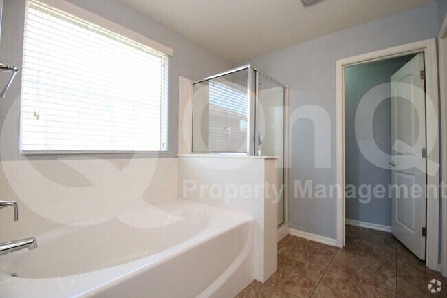 Building Photo - 5513 S 27th Dr Rental