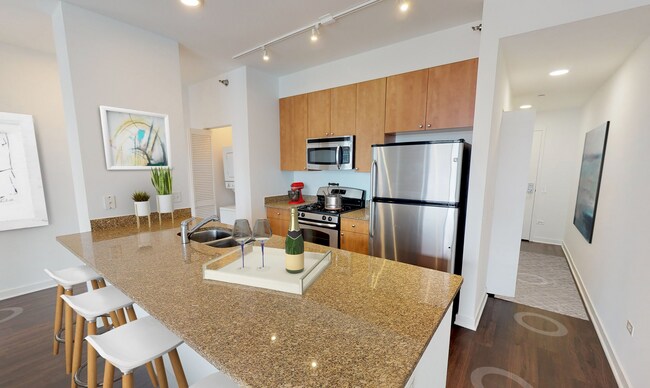 Photo - 755 S Clark St