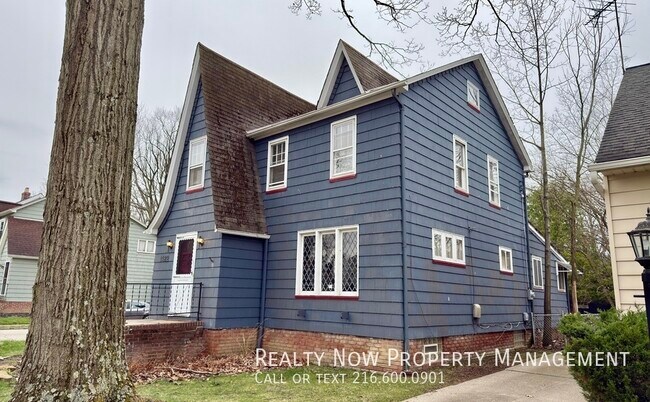 Photo - 1122 Plainfield Rd