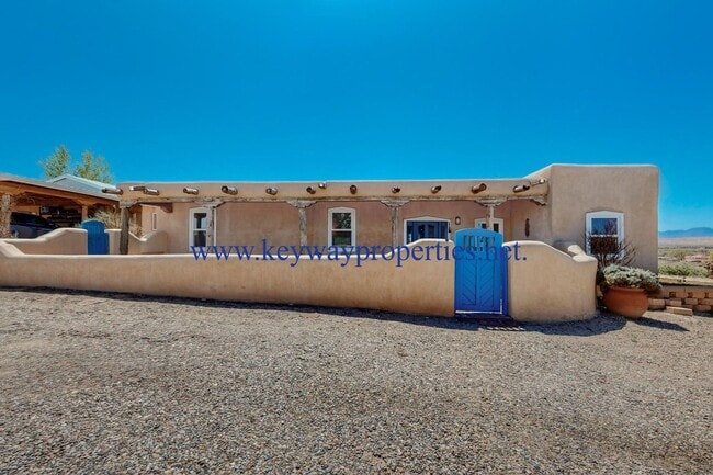 Building Photo - Belen 4 Bedroom Home