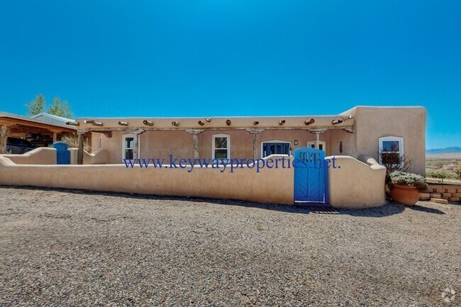 Building Photo - Belen 4 Bedroom Home