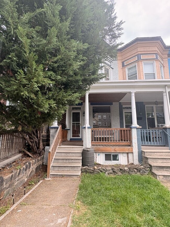 Building Photo - Gorgeous Hampden 2bd/2ba w/ Fin Bsmt, W/D, A/C and more! Available 5/1