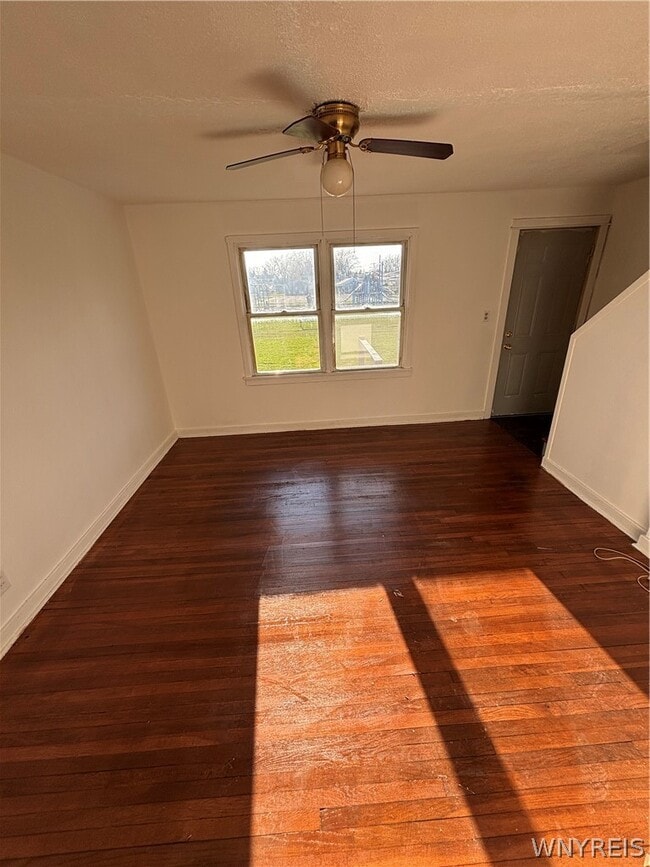 Photo - 396 Sudbury Rd