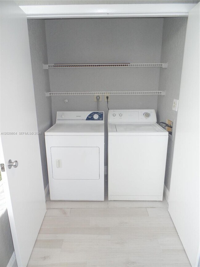 Photo - 2851 N Oakland Forest Dr Unit 111
