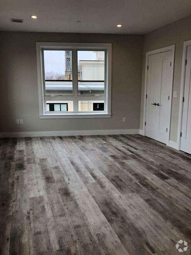 Building Photo - 1460 Tremont St Unit 404 Rental