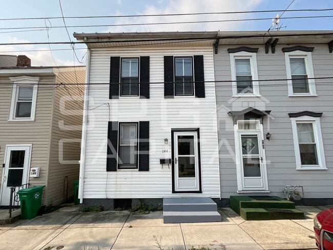 Building Photo - 144 E Penn St