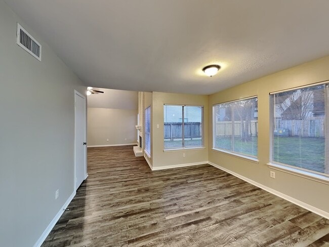 Photo - 8314 Greenleaf Lake Dr