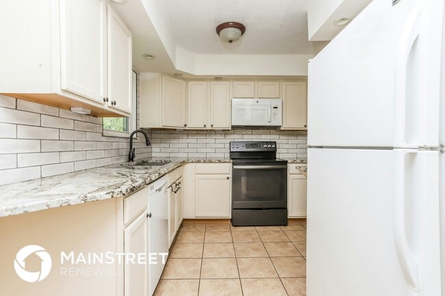 Photo - 1353 Meadow Dr