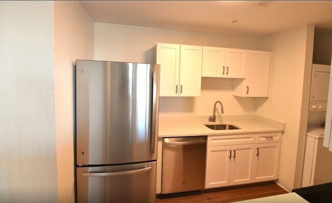 Photo - 75 Peterborough St Unit 114