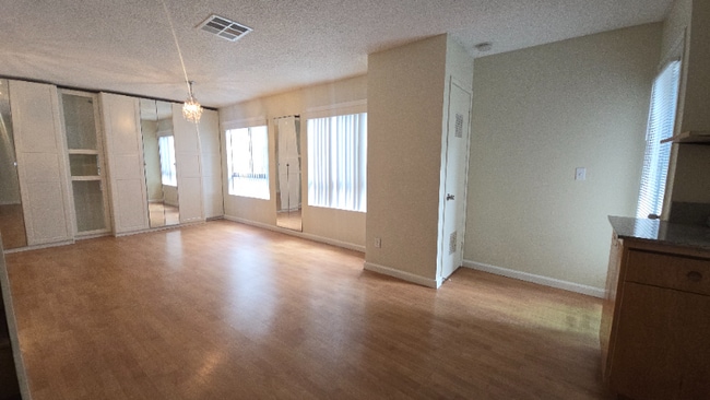 Photo - 657 W California Ave