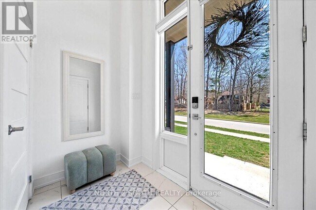 Photo - 118 Berkely St