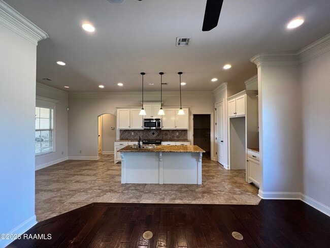 Photo - 204 Crenshaw Dr